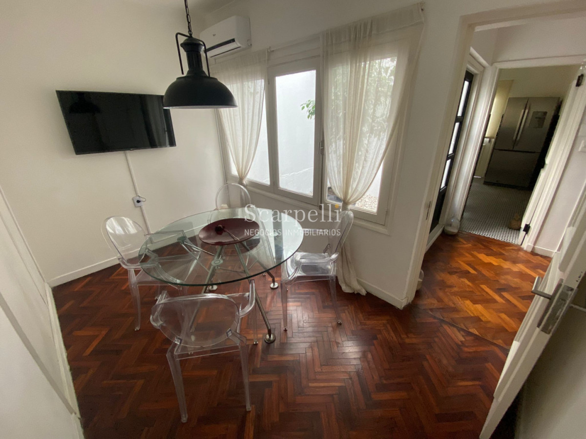 Casa ID.50639 - CARRASCO DE ESTILIO CANADÁ PROX. PLAZA THAYS 4 DORMITORIOS 4 BAÑOS