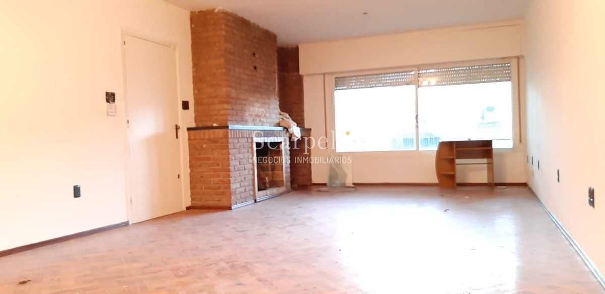 Casa ID.9522 - Casa muy cómoda  y con ambientes bien amplios + impresionante subsuelo de 80 m2 aprox.
