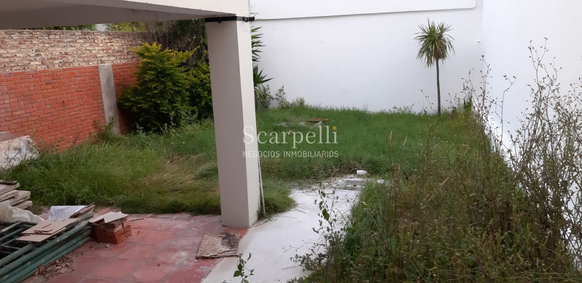 Casa ID.9522 - Casa muy cómoda  y con ambientes bien amplios + impresionante subsuelo de 80 m2 aprox.