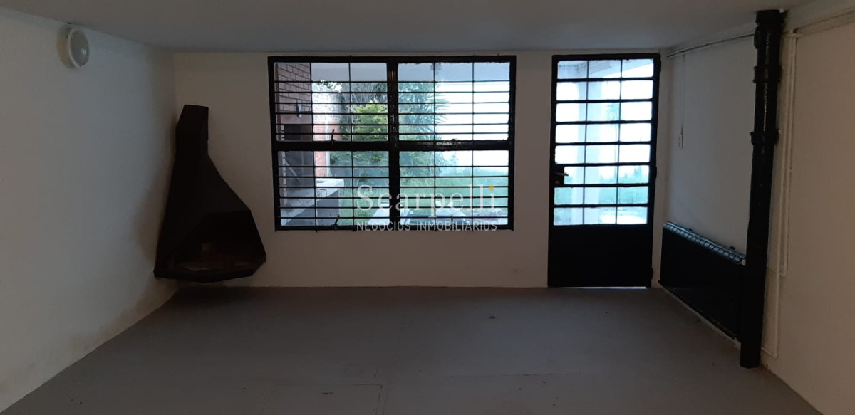 Casa ID.9522 - Casa muy cómoda  y con ambientes bien amplios + impresionante subsuelo de 80 m2 aprox.