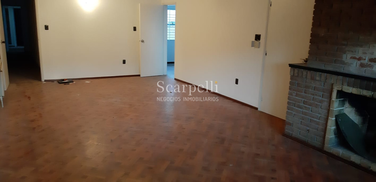 Casa ID.9522 - Casa muy cómoda  y con ambientes bien amplios + impresionante subsuelo de 80 m2 aprox.
