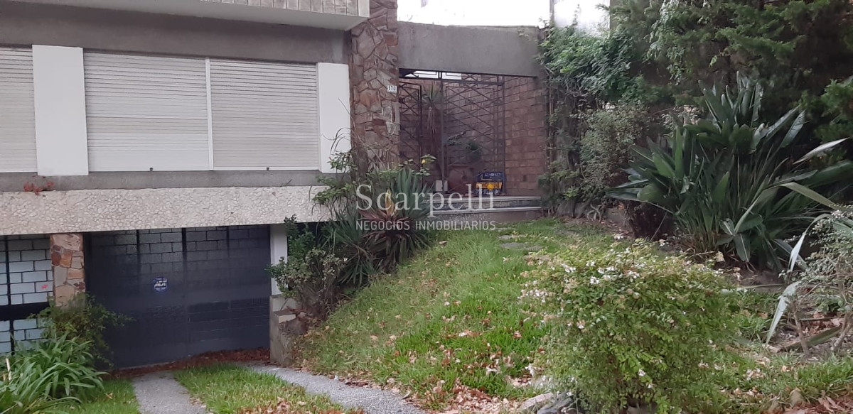Casa ID.9522 - Casa muy cómoda  y con ambientes bien amplios + impresionante subsuelo de 80 m2 aprox.