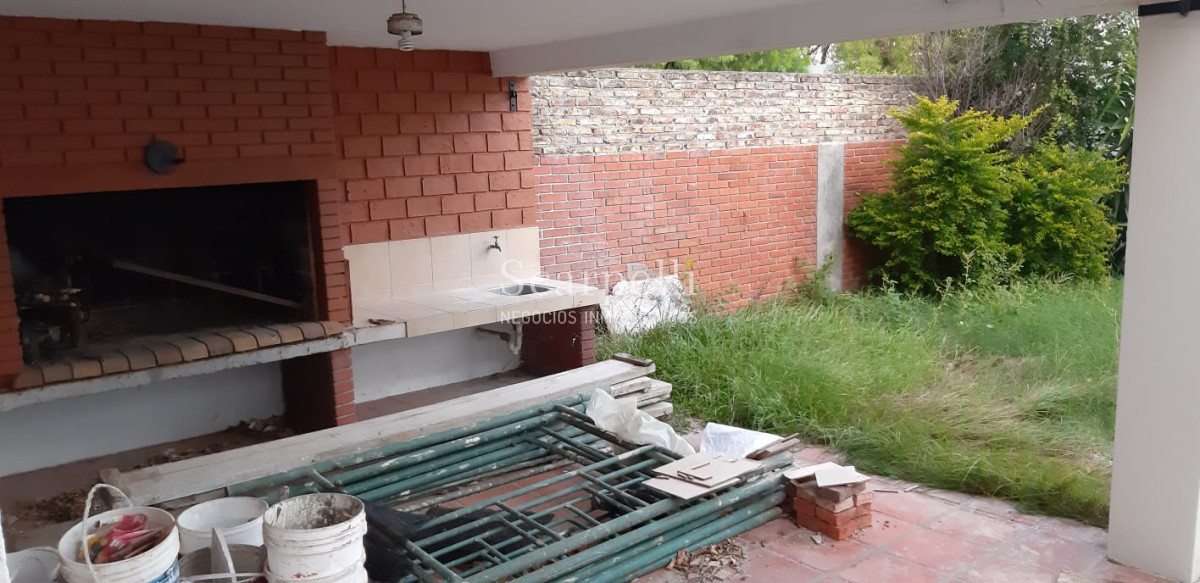 Casa ID.9522 - Casa muy cómoda  y con ambientes bien amplios + impresionante subsuelo de 80 m2 aprox.