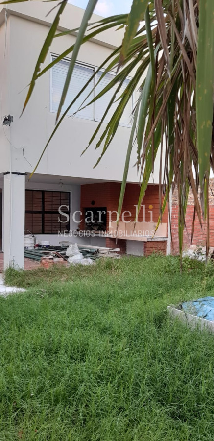 Casa ID.9522 - Casa muy cómoda  y con ambientes bien amplios + impresionante subsuelo de 80 m2 aprox.