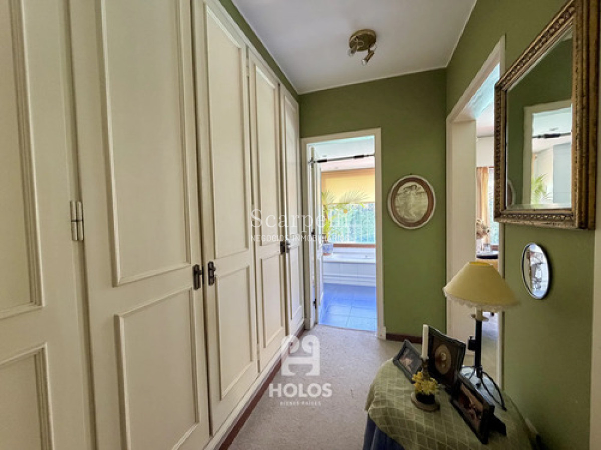 Casa ID.50659 - Carrasco en su mejor Entorno: Casa 4 Dormitorios Piscina Barbacoa Servicio A Dos Cuadras De La Rambla Toda en 1 planta