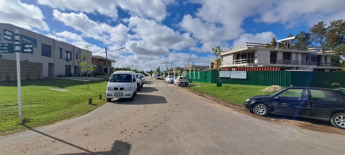 Casa ID.63 - VENTA CASA ESTRENAR BARRIO PARQUE II 4 DORMITORIOS EN SUITE