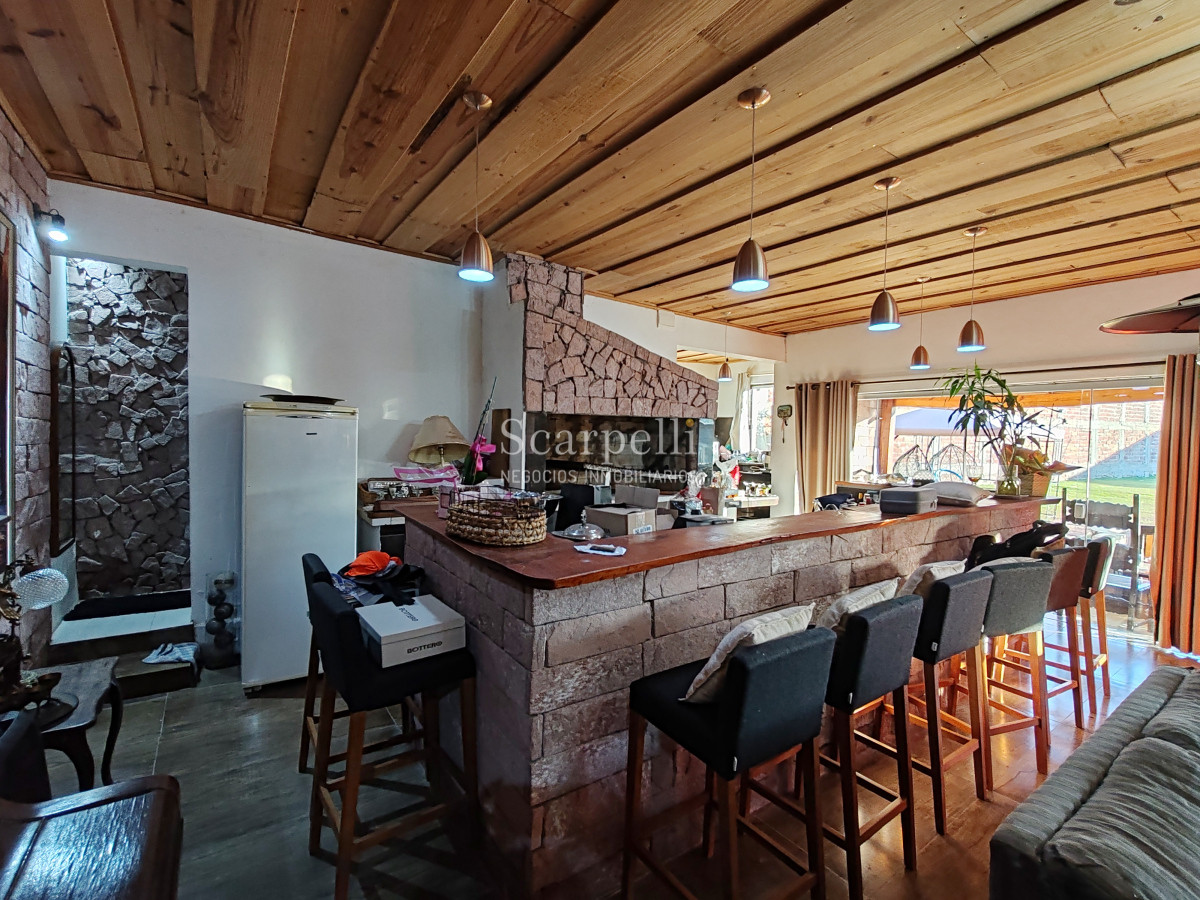 Casa ID.50378 - Importante padrón esquinero en Santana do Livramento con casi 2200 m2 Ideal Salón de Fiestas o emprendimiento Inmobiliario