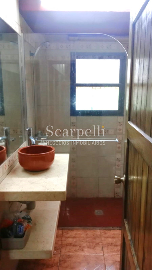 Casa ID.28732 - Parada 31 Pinares Pque. Mancebo & Cno La Laguna al Sur: Gran Solar con  Sensacional Quincho +Barbacoa +Piscina muy próximo a la Playa.-