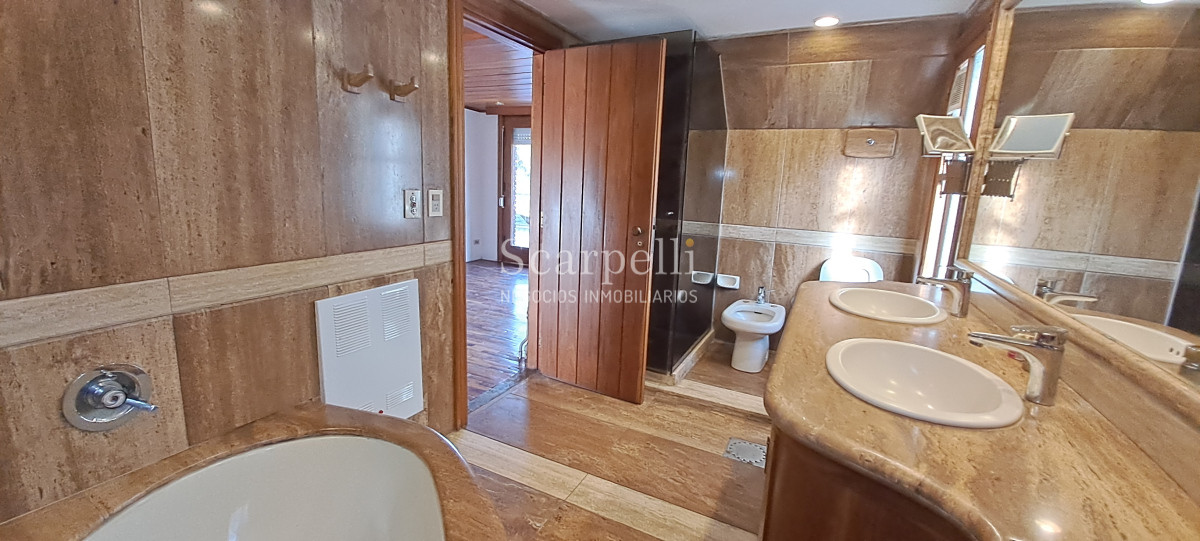 Casa ID.74 - VENTA CARRASCO IMPORTANTE RESIDENCIA 40 MTS FRENTE