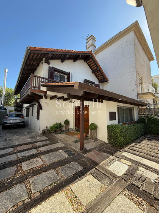 Casa ID.50449 - Excepcional Casa Venta Pocitos Prox. Bvar Artigas Y Bvar España