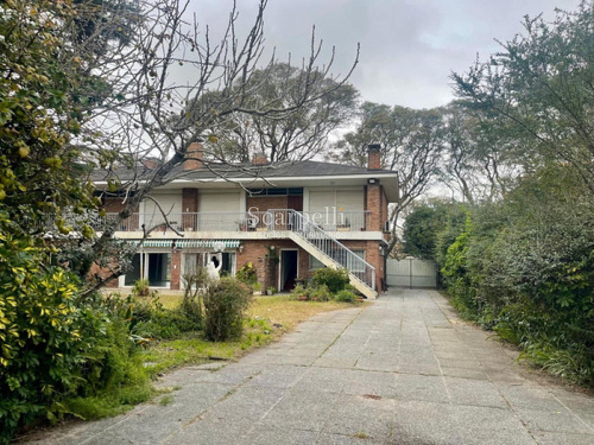 Casa ID.50479 - Alquiler De Gran Casa Sobre Av. Bolivia, Ideal Empresa Residencialprendimiento