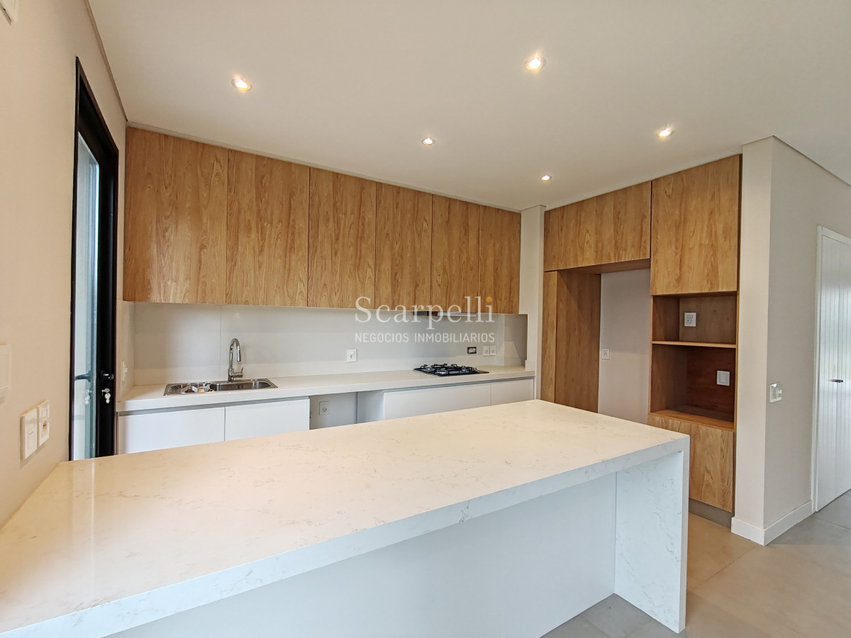 Casa ID.48909 - Estrene Con Renta Segura desde Octubre 2025 Barrio Parque II con Centro Comercial a escasos 380 mts.