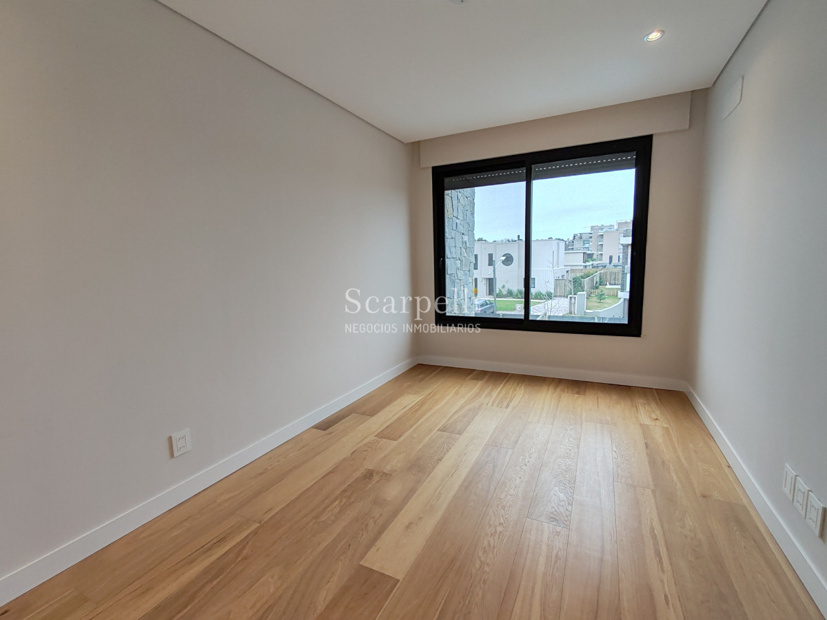 Casa ID.48909 - Estrene Con Renta Segura desde Octubre 2025 Barrio Parque II con Centro Comercial a escasos 380 mts.