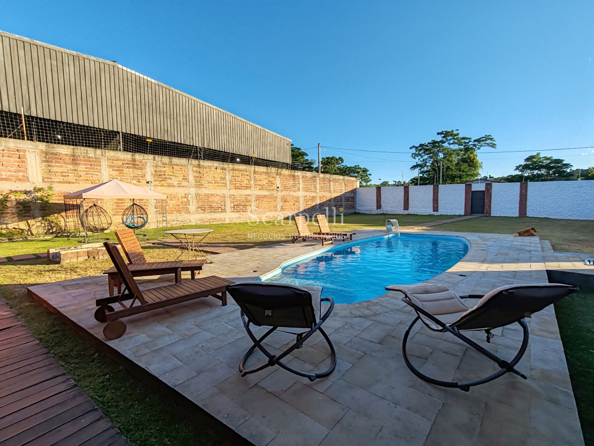 Casa ID.50378 - Importante padrón esquinero en Santana do Livramento con casi 2200 m2 Ideal Salón de Fiestas o emprendimiento Inmobiliario