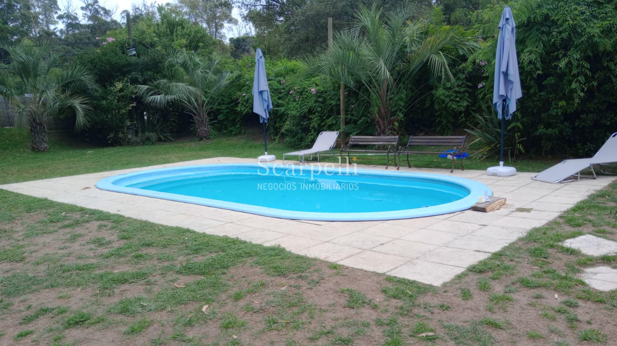 Casa ID.28732 - Parada 31 Pinares Pque. Mancebo & Cno La Laguna al Sur: Gran Solar con  Sensacional Quincho +Barbacoa +Piscina muy próximo a la Playa.-