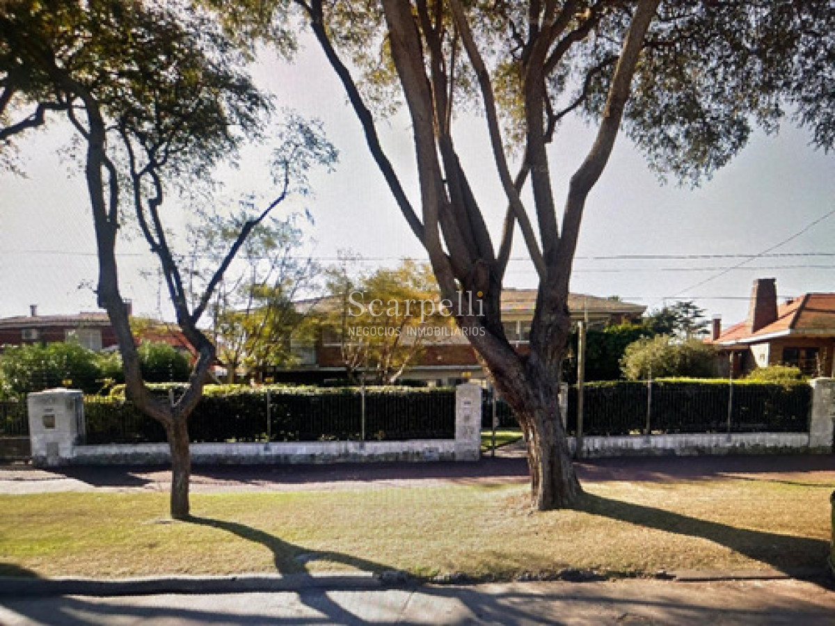 Casa ID.50479 - Alquiler De Gran Casa Sobre Av. Bolivia, Ideal Empresa Residencialprendimiento