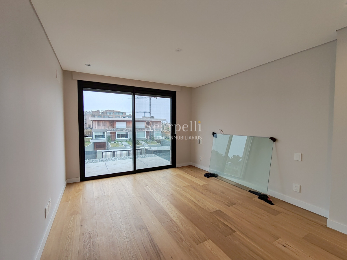 Casa ID.48909 - Estrene Con Renta Segura desde Octubre 2025 Barrio Parque II con Centro Comercial a escasos 380 mts.