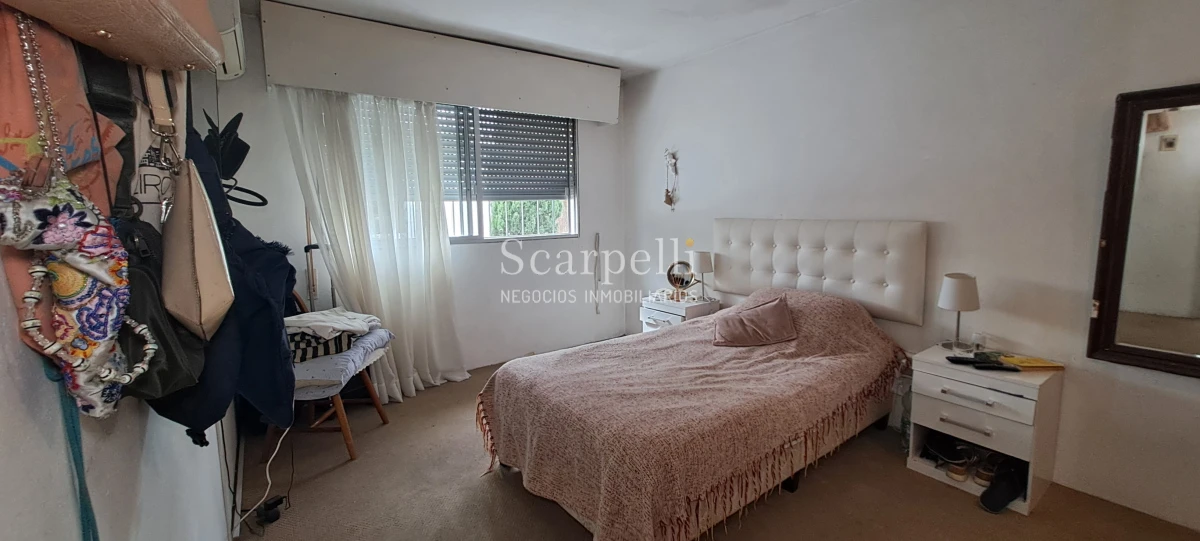 Casa ID.13251 - Venta 2 Casas Carrasco con Renta Blanes Viale proximo Bolivia y Plaza Thays