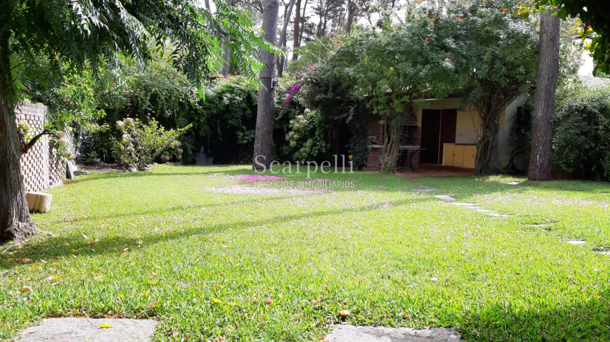 Casa ID.10170 - Mar del Plata y Necochea. San Rafael. Muy próxima al mayor emprendimiento inmobiliario de Sud-américa.-