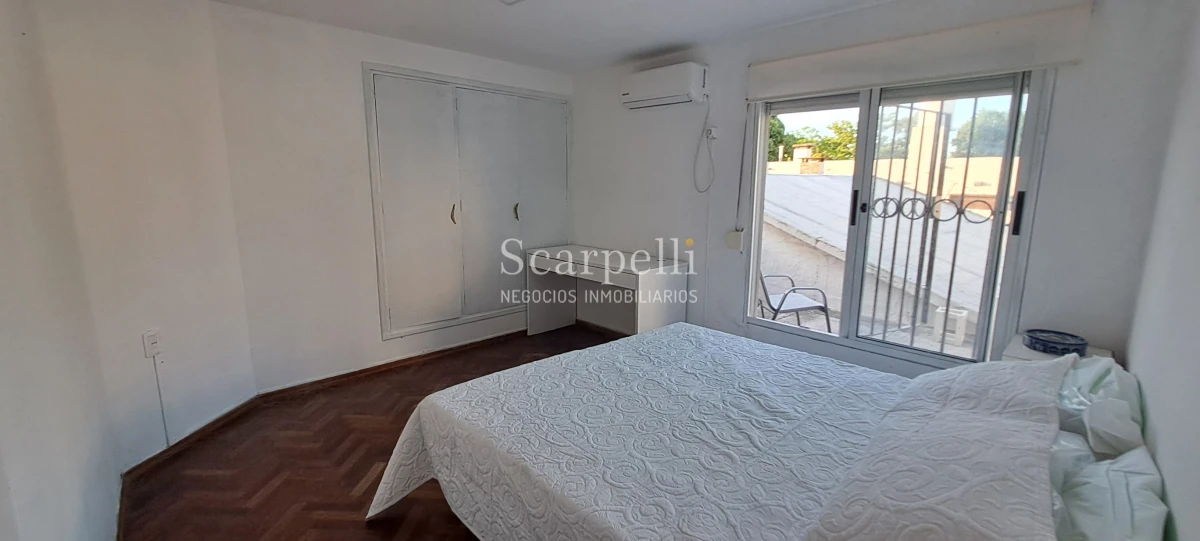 Casa ID.50359 - Venta Casa Carrasco Arocena próximo 2 o 3 dorm 3 baños Amplio Patio con parrillero