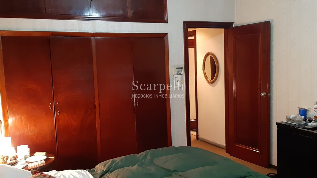 Casa ID.11083 - Importante Residencia de estilo Sureño Americano con importante terreno y casi 400 m2 edificados.-