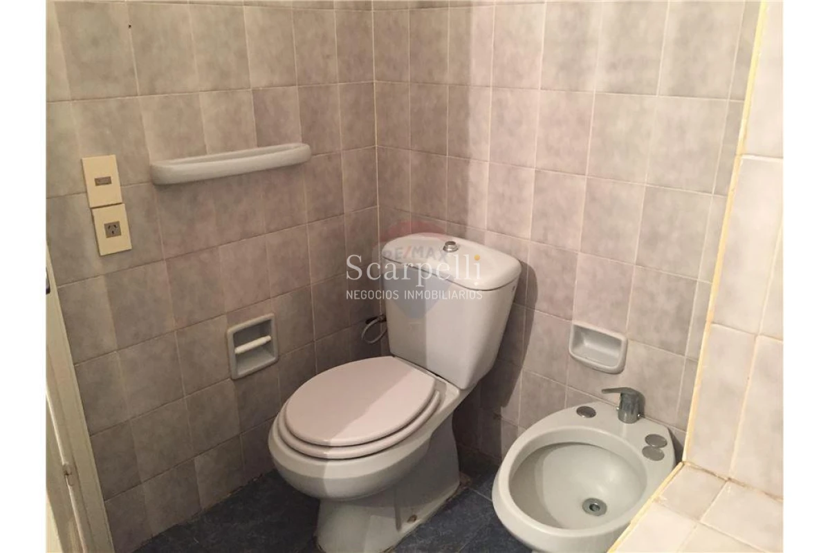 Casa ID.13251 - Venta 2 Casas Carrasco con Renta Blanes Viale proximo Bolivia y Plaza Thays