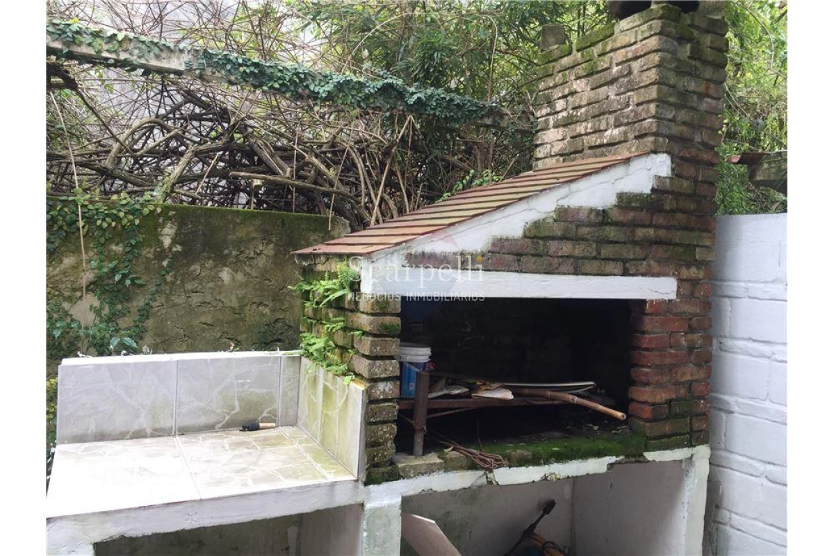 Casa ID.13251 - Venta 2 Casas Carrasco con Renta Blanes Viale proximo Bolivia y Plaza Thays