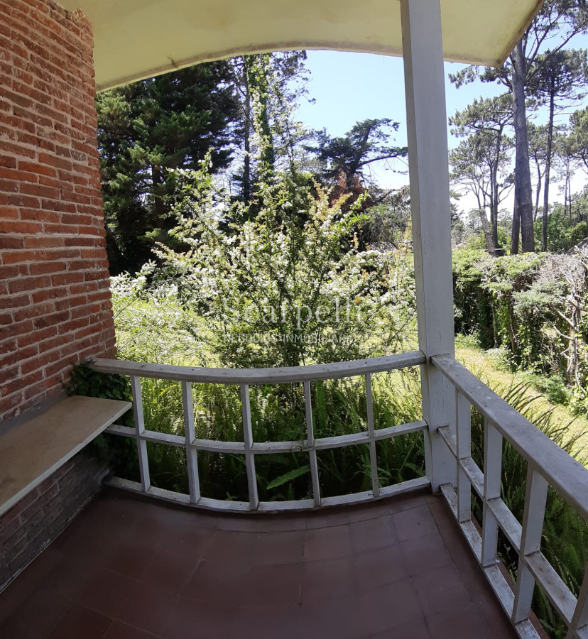 Casa ID.14513 - San Rafael :Excelente Chalet de Tejas Coloniales Estilo Europeo en 1 planta y 1/2 en muy agradable entorno parquizado