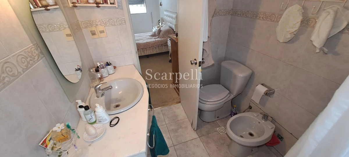 Casa ID.13251 - Venta 2 Casas Carrasco con Renta Blanes Viale proximo Bolivia y Plaza Thays