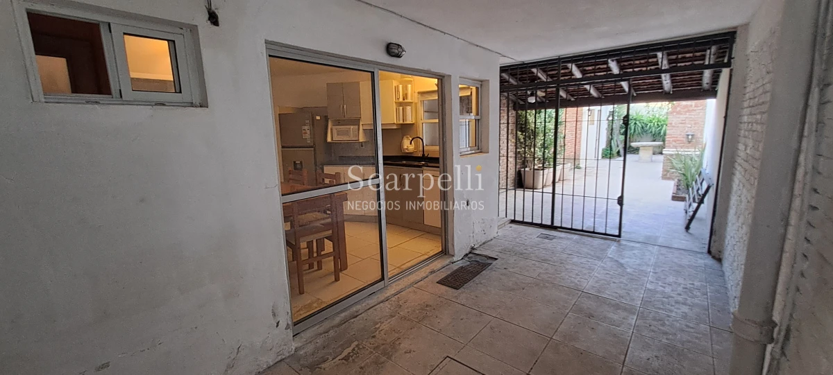 Casa ID.50359 - Venta Casa Carrasco Arocena próximo 2 o 3 dorm 3 baños Amplio Patio con parrillero