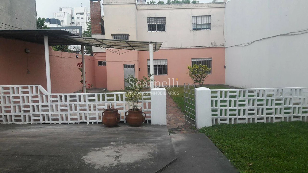 Casa ID.19164 - Ideal 2 familias o Edificio en Altura.  Buen fondo & Barbacoa Montevideo Shopping Próx.