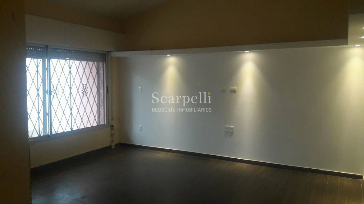 Casa ID.19164 - Ideal 2 familias o Edificio en Altura.  Buen fondo & Barbacoa Montevideo Shopping Próx.