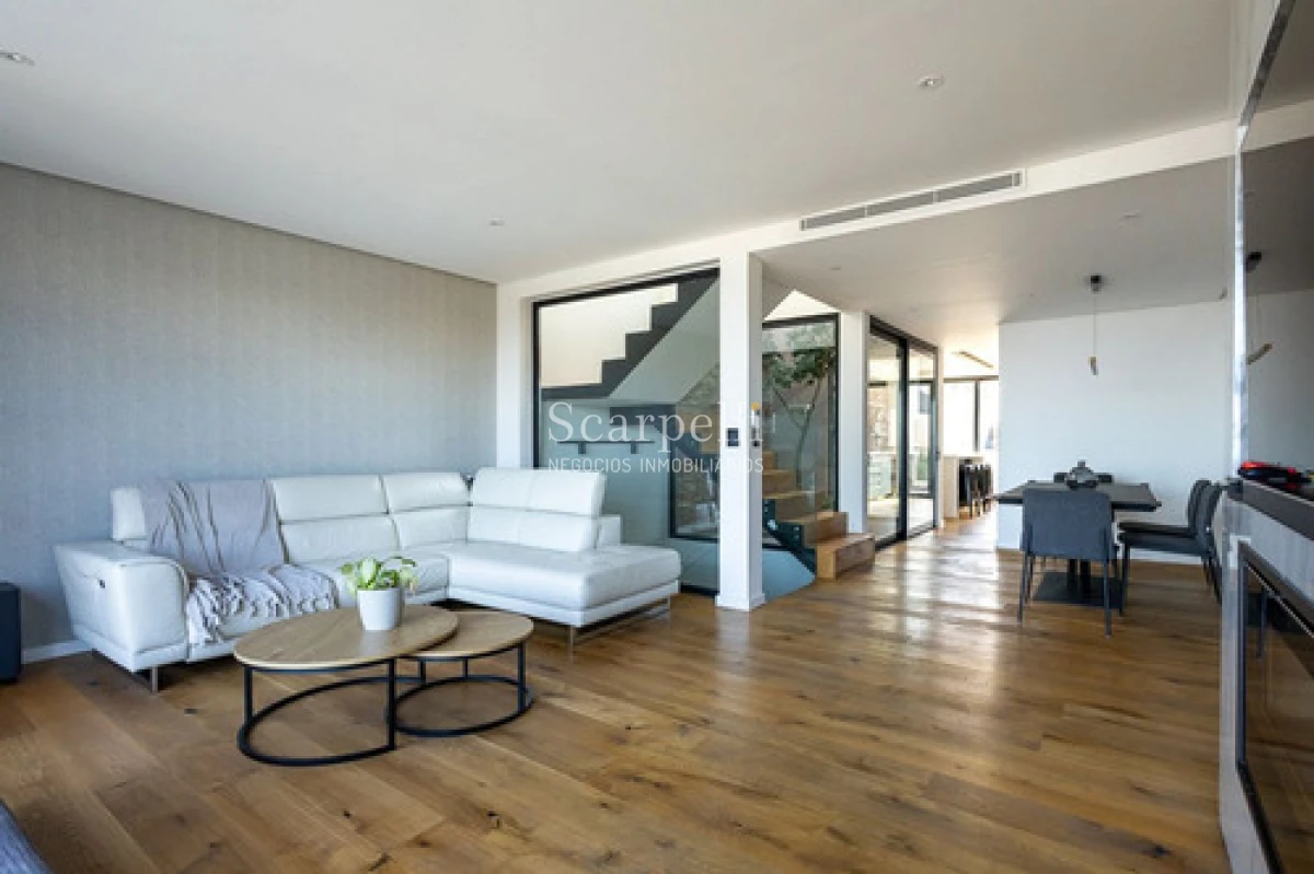 Casa ID.50491 - Venta Casa Tres Dormitorios Rambla De Punta Gorda con increíble vista y mucha luz