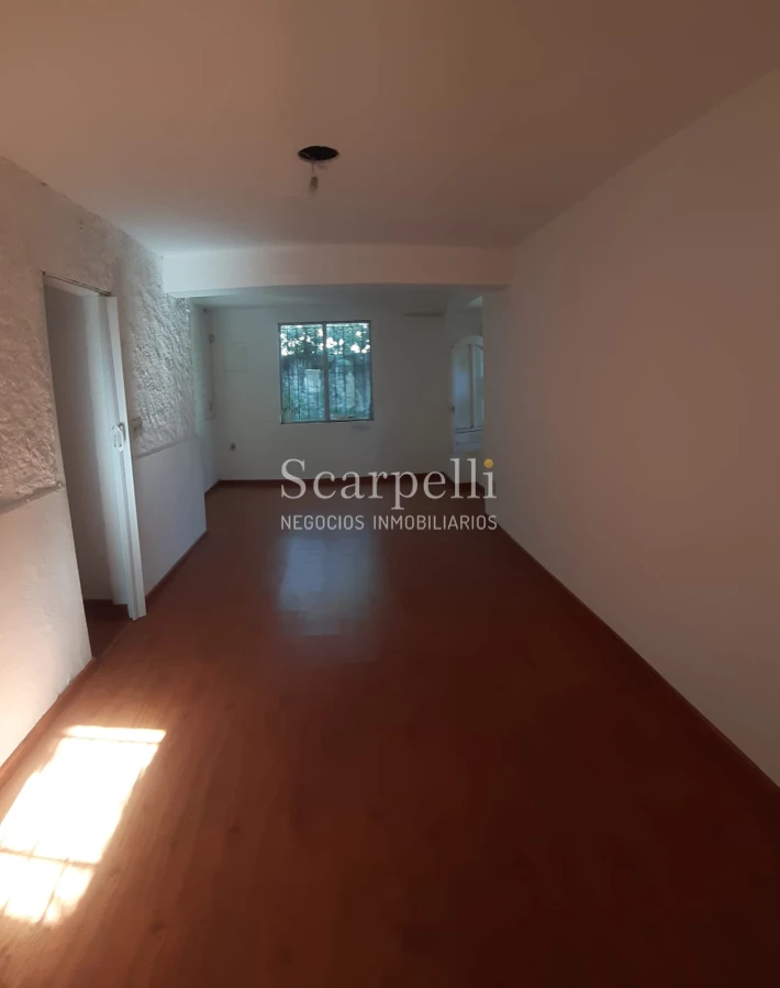 Casa ID.22234 - Casona  en Carrasco - Céntrica - Muy Próxima a Av. Arocena - Hotel Casino Carrasco & Rambla.-