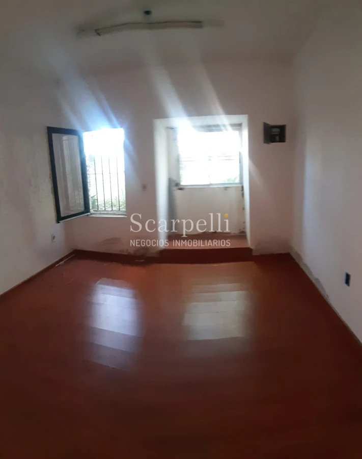 Casa ID.22234 - Casona  en Carrasco - Céntrica - Muy Próxima a Av. Arocena - Hotel Casino Carrasco & Rambla.-