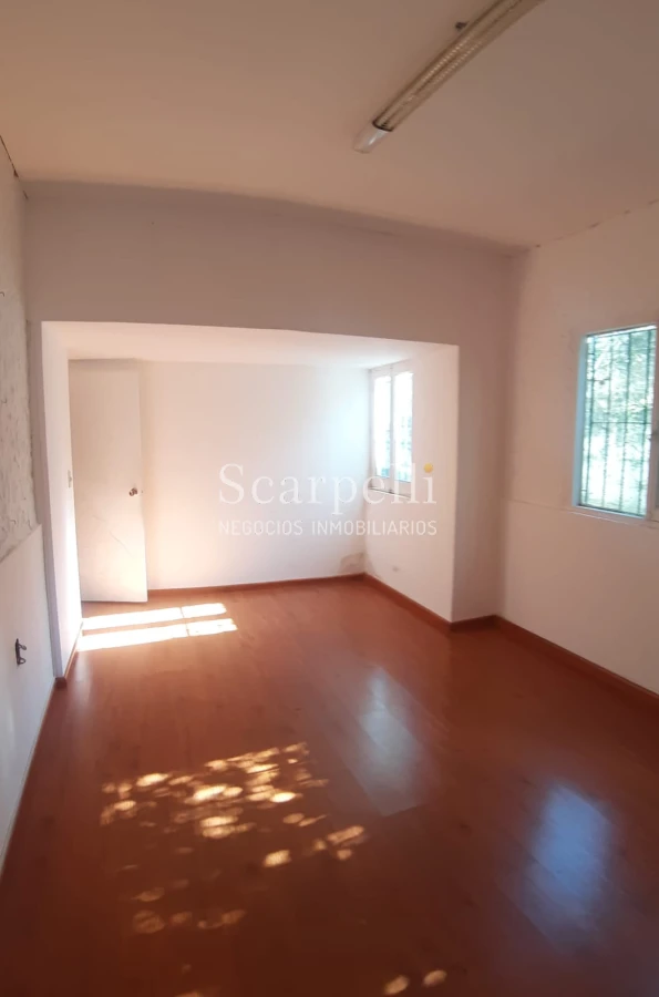 Casa ID.22234 - Casona  en Carrasco - Céntrica - Muy Próxima a Av. Arocena - Hotel Casino Carrasco & Rambla.-