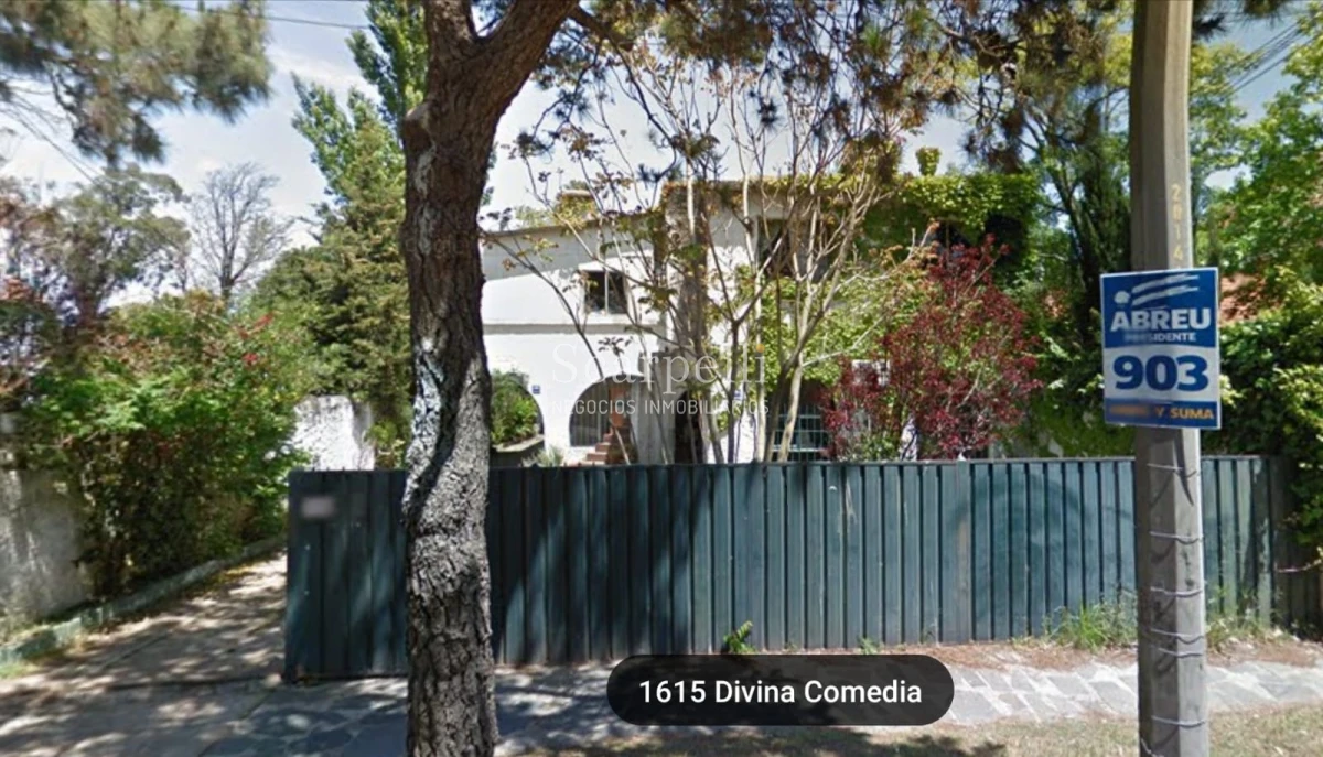 Casa ID.22234 - Casona  en Carrasco - Céntrica - Muy Próxima a Av. Arocena - Hotel Casino Carrasco & Rambla.-