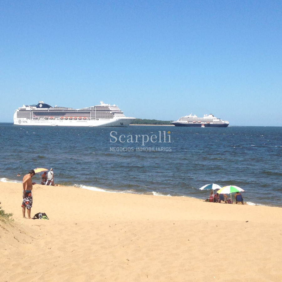 Casa ID.22396 - Playa Mansa a metros del Mar Chalet de 2 plantas