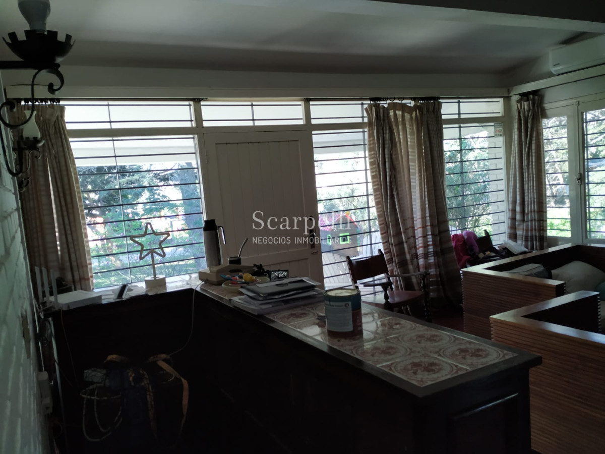 Casa ID.22485 - Chalet de Tejas Coloniales  todo en 1 planta construído por el afamado Arq. Mauricio Litman.-