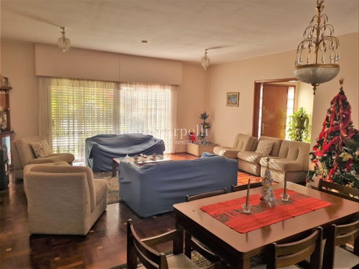 Casa ID.47 - Venta Casa Carrasco Sur 6 Dormitorios 5 Baños Piscina