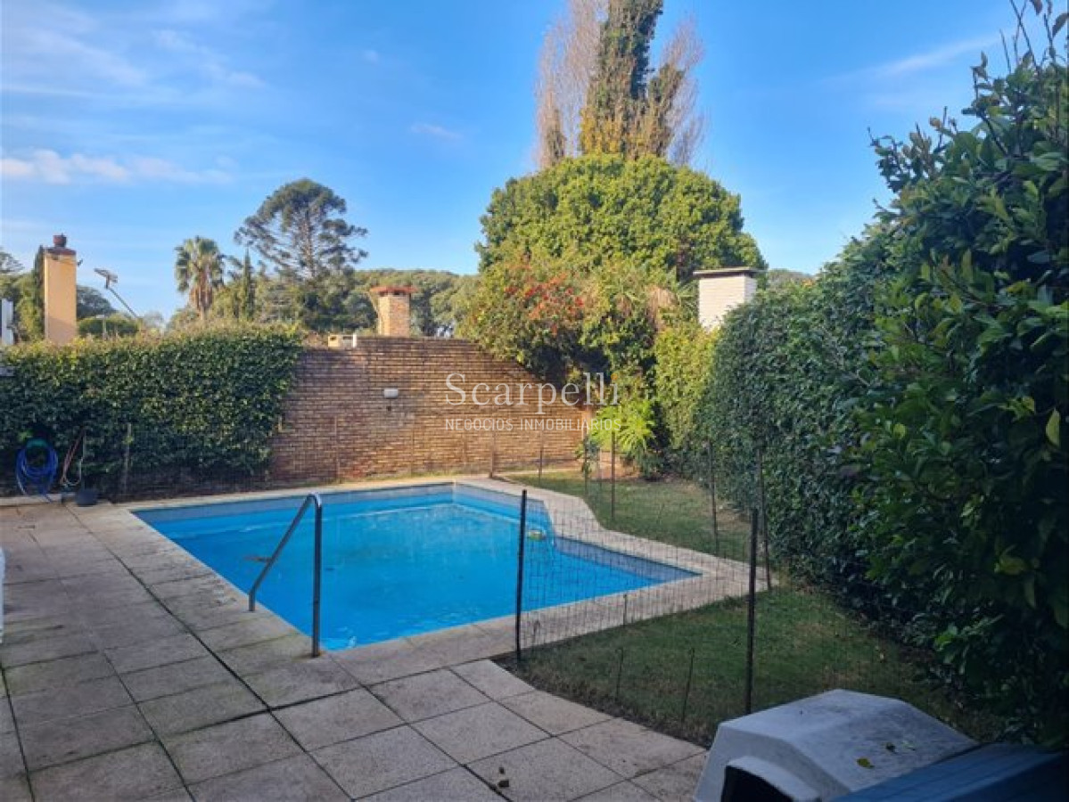 Casa ID.47 - Venta Casa Carrasco Sur 6 Dormitorios 5 Baños Piscina