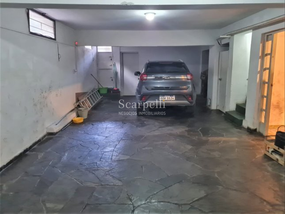 Casa ID.47 - Venta Casa Carrasco Sur 6 Dormitorios 5 Baños Piscina