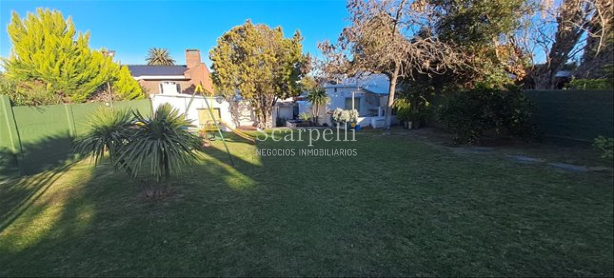 Casa ID.54 - Venta Casa Carrasco Sur Terreno 1000 M2 Piscina 2 Suites