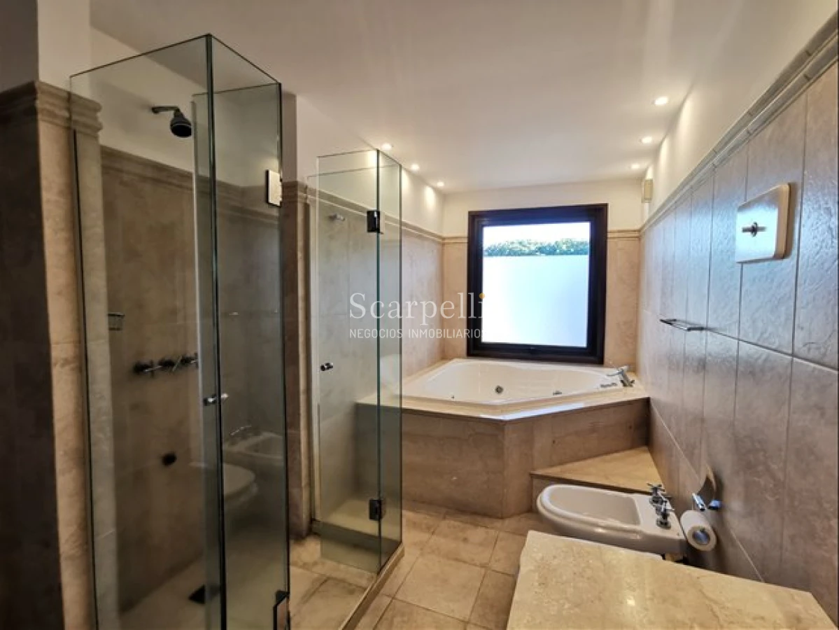 Casa ID.25 - Alquiler Casa Lomas de Carrasco 3 suites Piscina Barbacoa