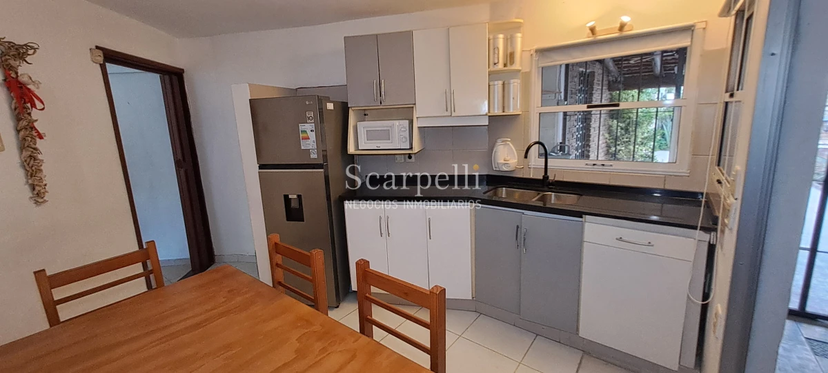 Casa ID.50359 - Venta Casa Carrasco Arocena próximo 2 o 3 dorm 3 baños Amplio Patio con parrillero
