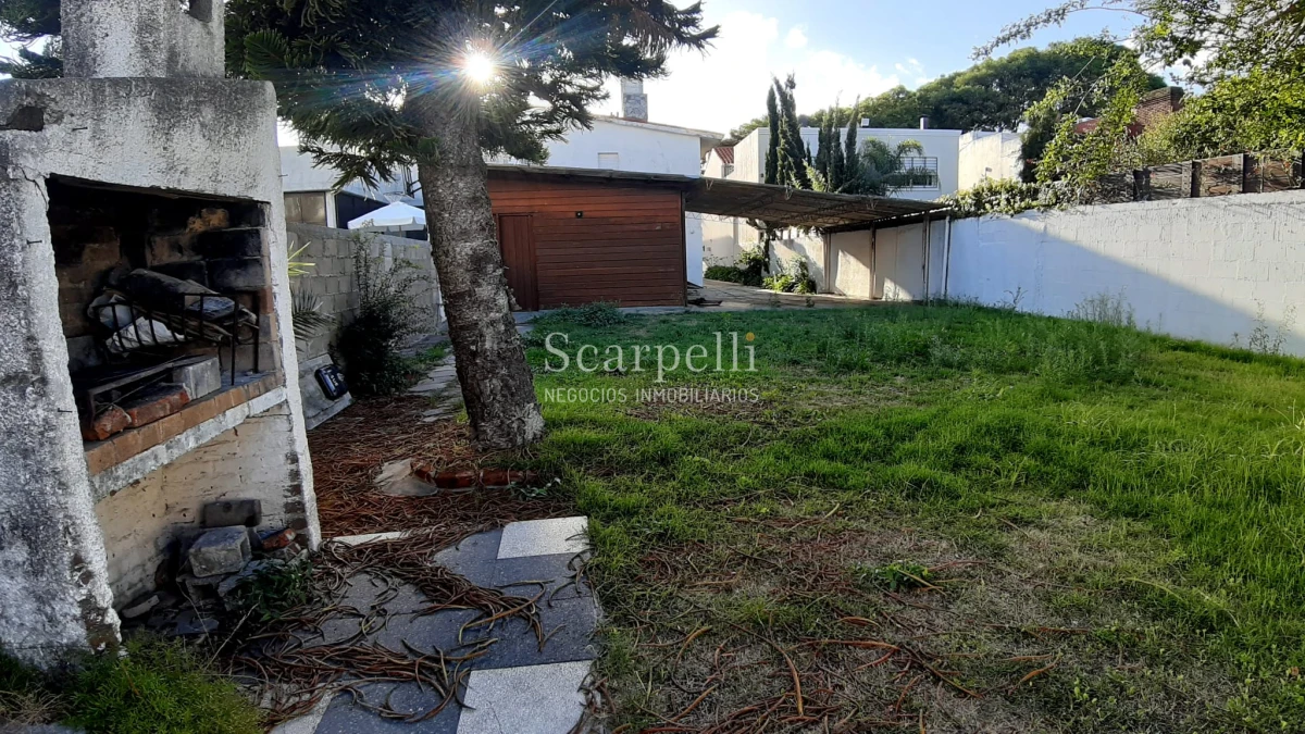 Casa ID.28633 - VENTA CASA PROPIEDAD HORIZONTAL 2 DORMITORIOS + 2 BAÑOS + SERVICIO + FONDO & BARBACOA MUY PRÓXIMO A LA RAMBLA.-