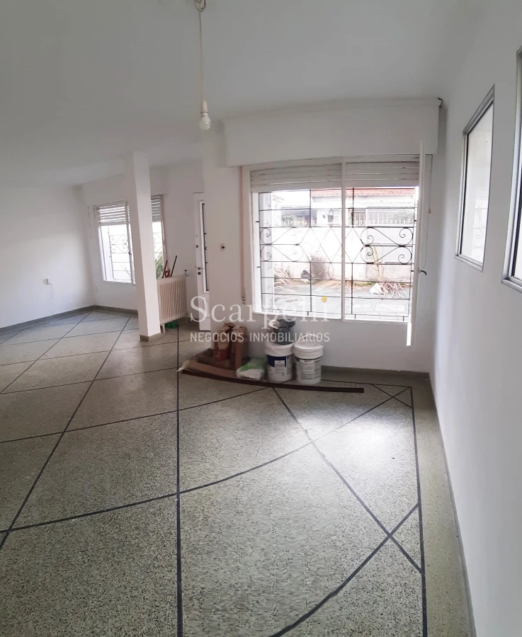 Casa ID.28633 - VENTA CASA PROPIEDAD HORIZONTAL 2 DORMITORIOS + 2 BAÑOS + SERVICIO + FONDO & BARBACOA MUY PRÓXIMO A LA RAMBLA.-