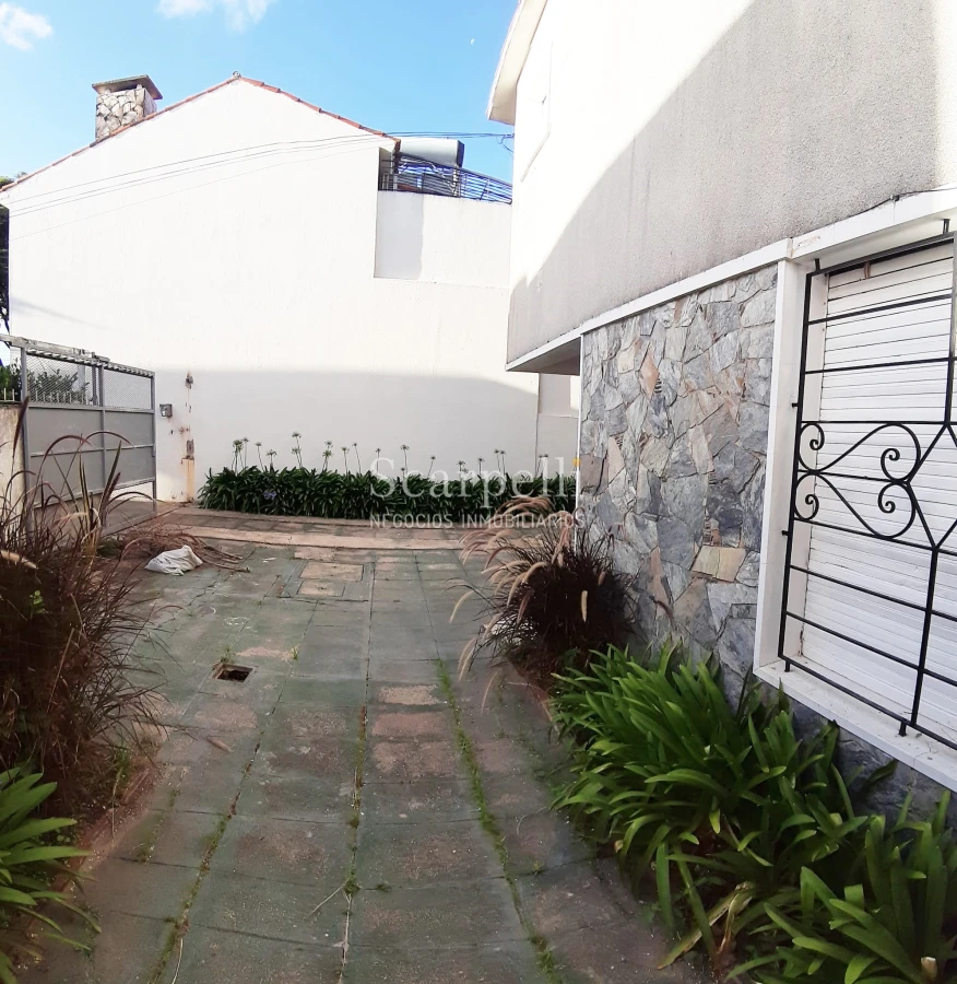 Casa ID.28633 - VENTA CASA PROPIEDAD HORIZONTAL 2 DORMITORIOS + 2 BAÑOS + SERVICIO + FONDO & BARBACOA MUY PRÓXIMO A LA RAMBLA.-