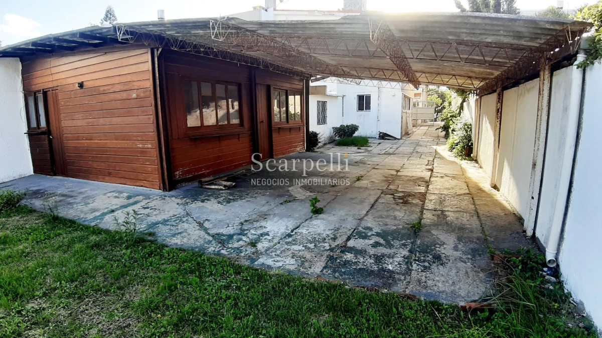 Casa ID.28633 - VENTA CASA PROPIEDAD HORIZONTAL 2 DORMITORIOS + 2 BAÑOS + SERVICIO + FONDO & BARBACOA MUY PRÓXIMO A LA RAMBLA.-