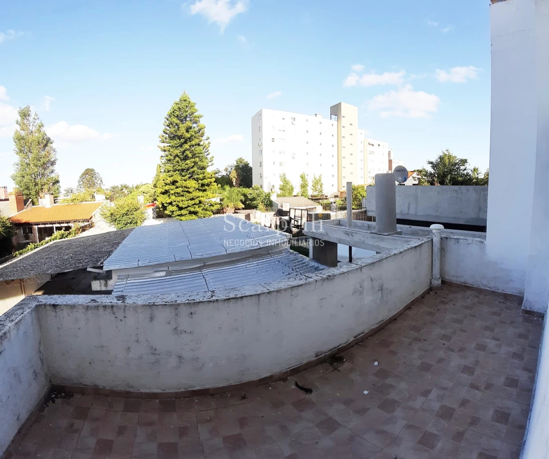 Casa ID.28633 - VENTA CASA PROPIEDAD HORIZONTAL 2 DORMITORIOS + 2 BAÑOS + SERVICIO + FONDO & BARBACOA MUY PRÓXIMO A LA RAMBLA.-